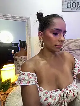 Snapshot of Mau_White chatting on 6, 3, 2025 Mau White online show from 6, 3, 2025