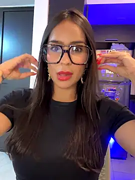 Snapshot of Mau_White chatting on 14, 9, 2025 Mau White online show from 14, 9, 2025