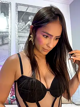 Snapshot of Mau_White chatting on 19, 10, 2025 Mau White online show from 19, 10, 2025