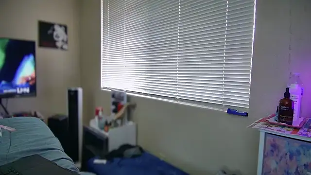 Yagurl  west online show from 13, 2, 2025