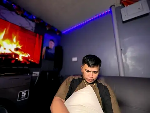 Snapshot of Brixwilson chatting on 8, 11, 2025 Brixwilson online show from 8, 11, 2025