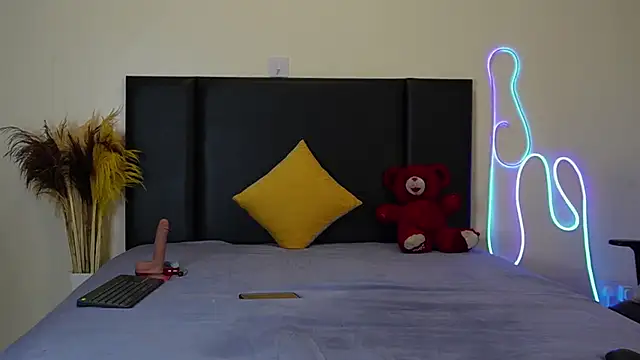 Snapshot of RosesRRed chatting on 15, 12, 2024 RosesRRed online show from 15, 12, 2024