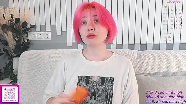   KawaiiYuki   online show from 16, 11, 2025