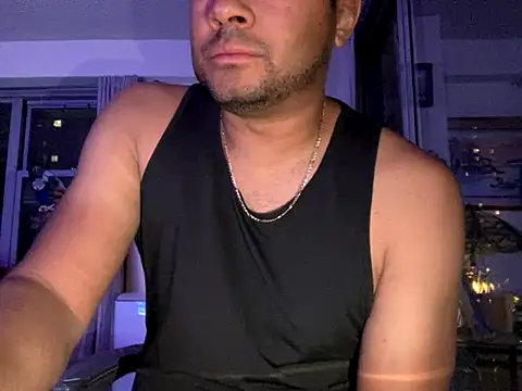 Snapshot of ThickDick_Daddy chatting on 11, 10, 2025 ThickDick Daddy online show from 11, 10, 2025