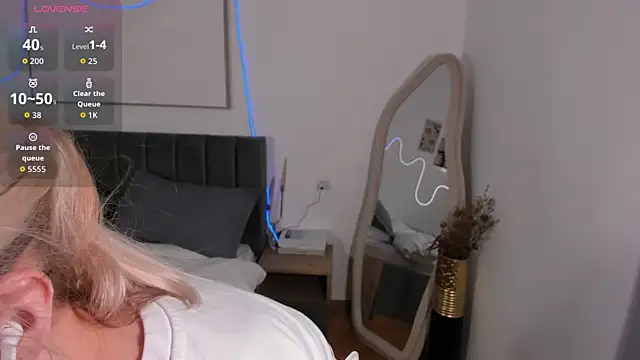 Snapshot of SimonaGerry chatting on 16, 11, 2025 SimonaGerry online show from 16, 11, 2025