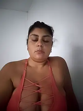 Snapshot of AlyDenalioficial chatting on 5, 5, 2026 AlyDenalioficial online show from 5, 5, 2026