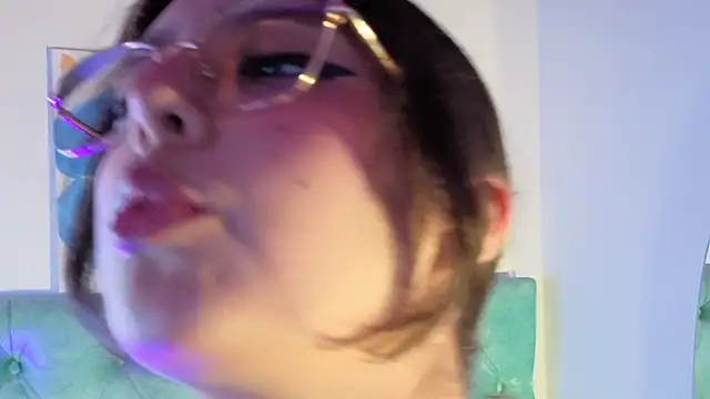 Paola Lyon  online show from 10, 4, 2026