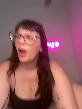 Snapshot of Mona-Peaches chatting on 15, 2, 2026 Mona-Peaches online show from 15, 2, 2026