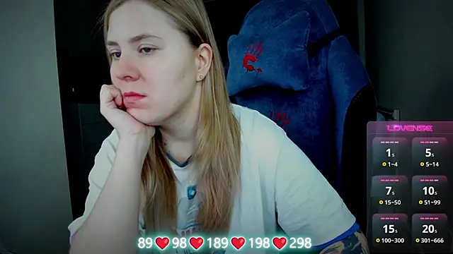 Olivia Munk online show from 5, 11, 2025