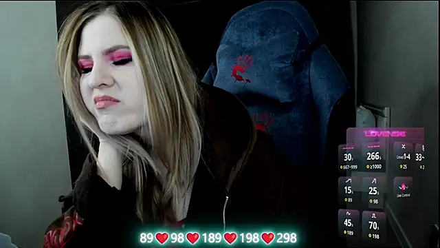 Olivia Munk online show from 5, 12, 2025