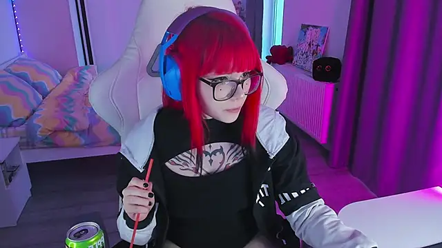 Snapshot of Yumi_Youkai chatting on 2, 2, 2025 Yumi Youkai online show from 2, 2, 2025