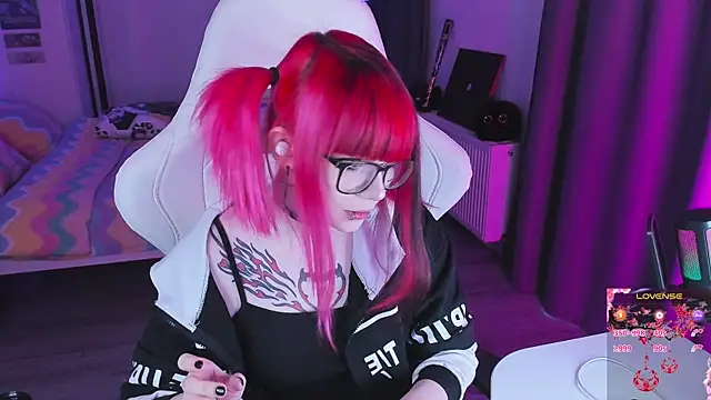 Snapshot of Yumi_Youkai chatting on 25, 11, 2025 Yumi Youkai online show from 25, 11, 2025