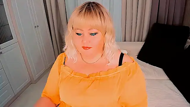 Snapshot of BIGTITSBBW chatting on 4, 2, 2025 BIGTITSBBW online show from 4, 2, 2025