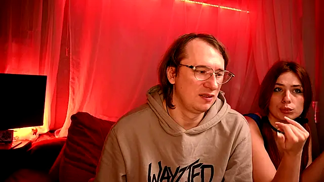 Claudia and elon  online show from 20, 10, 2025