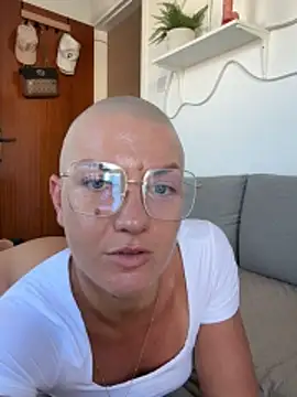 Snapshot of PaulinaSchubert1 chatting on 27, 10, 2025 PaulinaSchubert1 online show from 27, 10, 2025