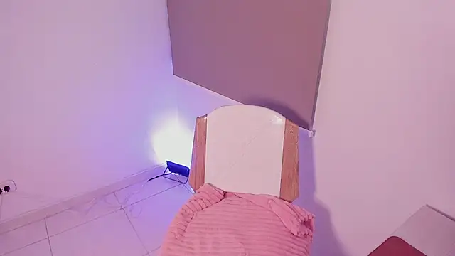 DAHLIA BROWNIE online show from 19, 3, 2025