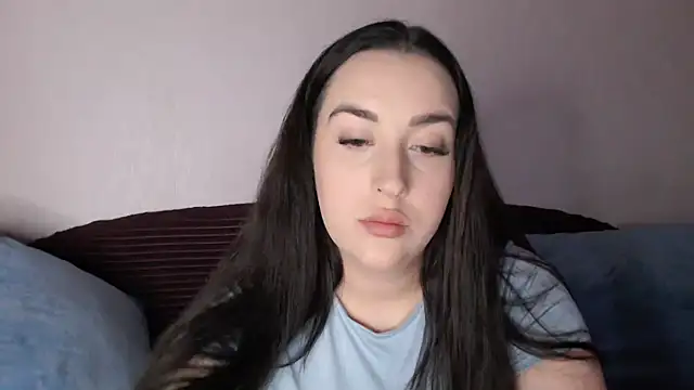 Snapshot of vitalina_freedom chatting on 11, 11, 2025 vitalina freedom online show from 11, 11, 2025