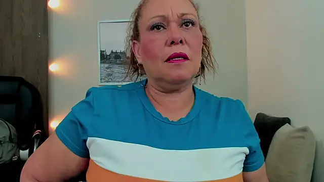 Snapshot of Cheryl_JONES chatting on 26, 11, 2025 Cheryl JONES online show from 26, 11, 2025