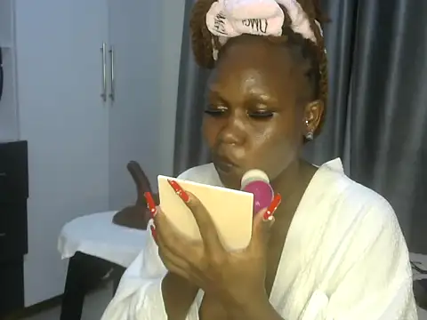 Snapshot of East_queen chatting on 6, 3, 2025 East queen online show from 6, 3, 2025