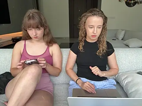 Nura n Sarah online show from 16, 3, 2026