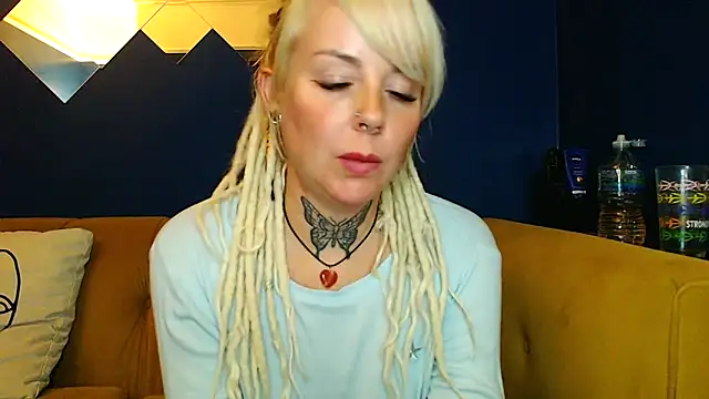 Snapshot of pixiedreadx chatting on 20, 10, 2025 pixiedreadx online show from 20, 10, 2025