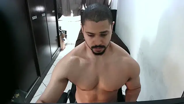 Snapshot of Brian_Aries chatting on 14, 10, 2025 Brian Aries online show from 14, 10, 2025