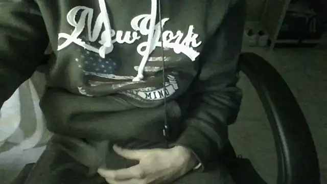 FranciCazzone online show from 4, 3, 2025