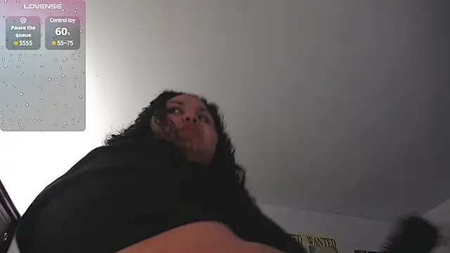 Snapshot of luisianacoxx chatting on 8, 3, 2025 luisianacoxx online show from 8, 3, 2025