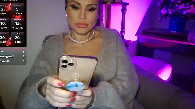 Snapshot of Radmila_Queen_ chatting on 10, 12, 2024 Radmila Queen online show from 10, 12, 2024