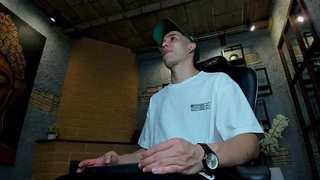 Snapshot of alexgiraldo_ chatting on 25, 1, 2025 alexgiraldo online show from 25, 1, 2025