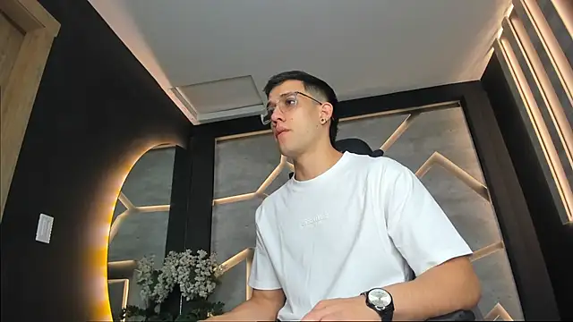 Snapshot of alexgiraldo_ chatting on 28, 1, 2025 alexgiraldo online show from 28, 1, 2025