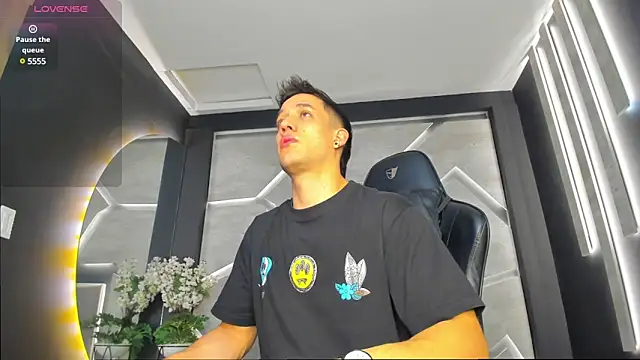 Snapshot of alexgiraldo_ chatting on 30, 1, 2025 alexgiraldo online show from 30, 1, 2025