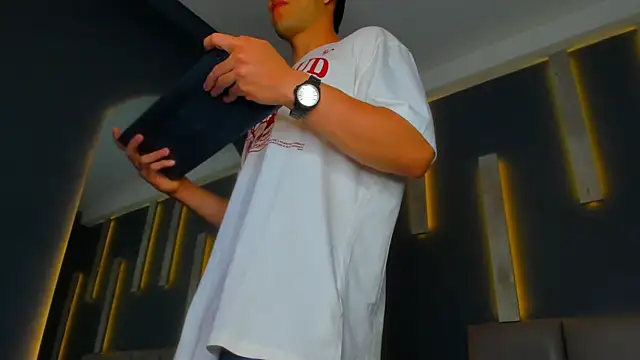 Snapshot of alexgiraldo_ chatting on 3, 2, 2025 alexgiraldo online show from 3, 2, 2025