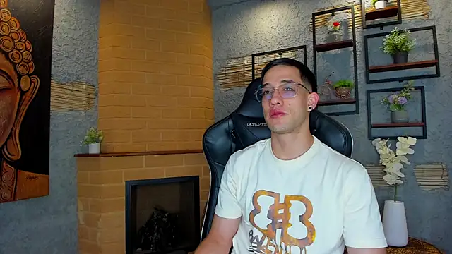 Snapshot of alexgiraldo_ chatting on 20, 2, 2025 alexgiraldo online show from 20, 2, 2025