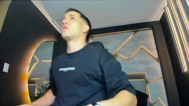 Snapshot of alexgiraldo_ chatting on 26, 2, 2025 alexgiraldo online show from 26, 2, 2025