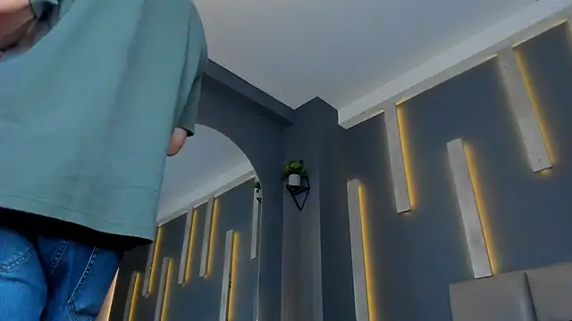 Snapshot of alexgiraldo_ chatting on 4, 3, 2025 alexgiraldo online show from 4, 3, 2025