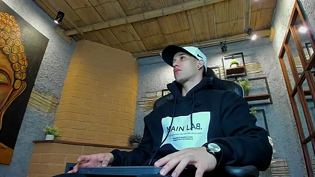 Snapshot of alexgiraldo_ chatting on 5, 3, 2025 alexgiraldo online show from 5, 3, 2025