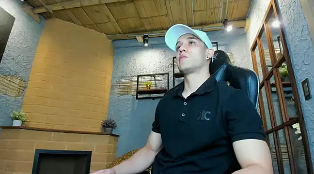 Snapshot of alexgiraldo_ chatting on 7, 3, 2025 alexgiraldo online show from 7, 3, 2025