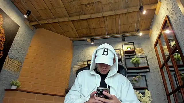 Snapshot of alexgiraldo_ chatting on 9, 3, 2025 alexgiraldo online show from 9, 3, 2025