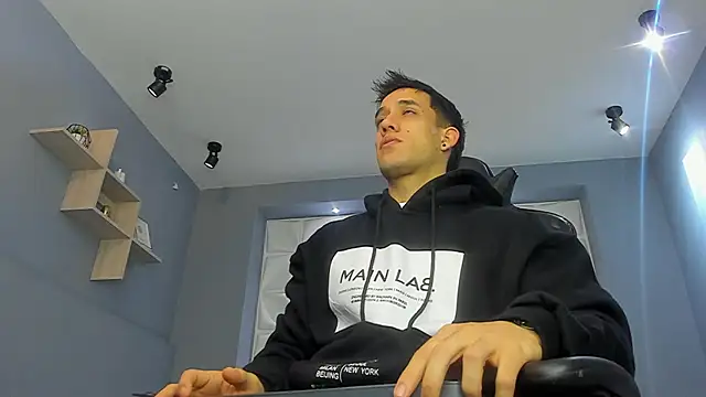 Snapshot of alexgiraldo_ chatting on 12, 3, 2025 alexgiraldo online show from 12, 3, 2025