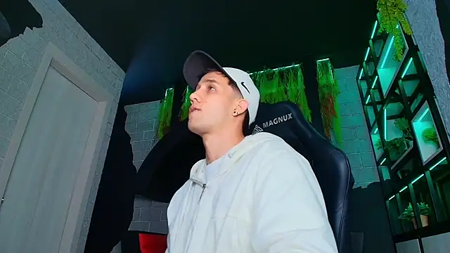 Snapshot of alexgiraldo_ chatting on 18, 3, 2025 alexgiraldo online show from 18, 3, 2025