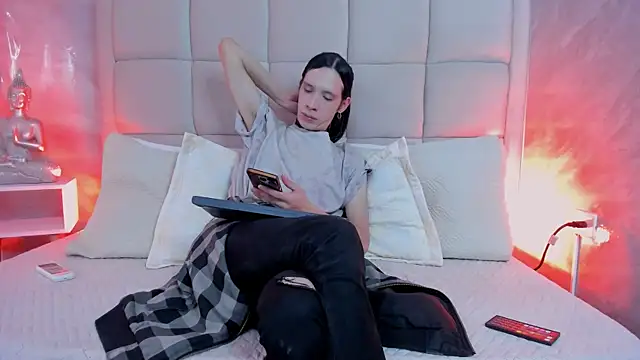 Hecatee 77 online show from 14, 11, 2025