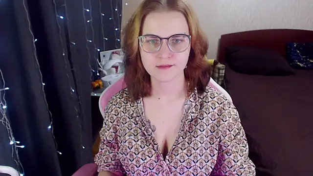 MissBrightShine online show from 28, 1, 2025