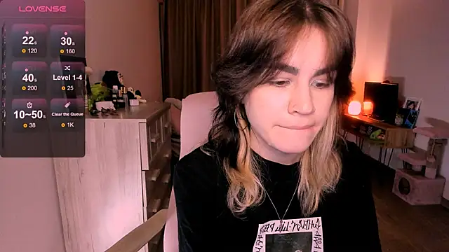 Snapshot of _selectrra chatting on 17, 2, 2025 selectrra online show from 17, 2, 2025