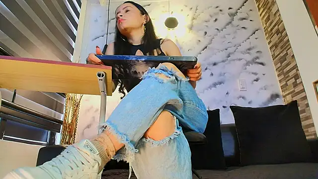 Sophie LittleS online show from 26, 11, 2025