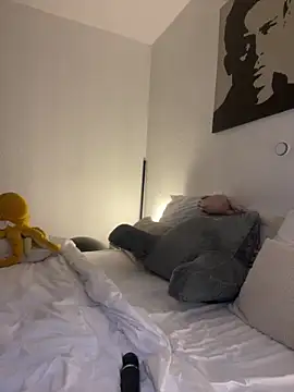 EllyNora online show from 19, 2, 2025