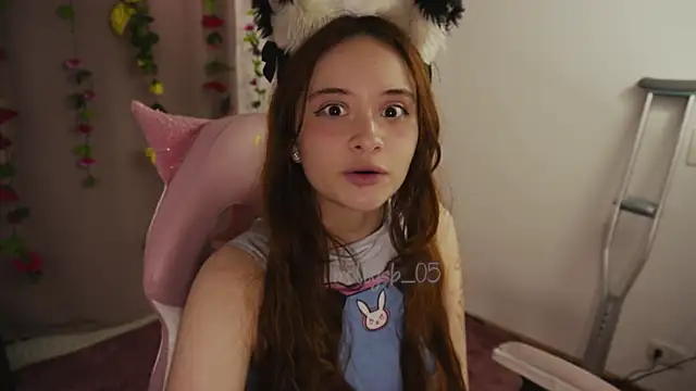 Snapshot of molly_russell chatting on 16, 1, 2025 molly russell online show from 16, 1, 2025