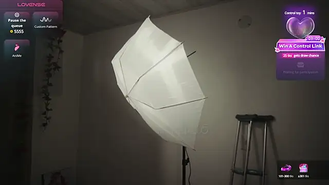 Snapshot of molly_russell chatting on 29, 1, 2025 molly russell online show from 29, 1, 2025