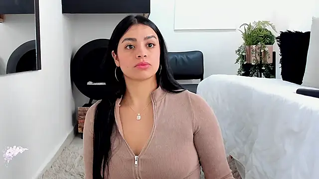 Snapshot of Paula_Desousa chatting on 4, 1, 2025 Paula Desousa online show from 4, 1, 2025