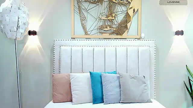 Paula Desousa online show from 21, 11, 2025